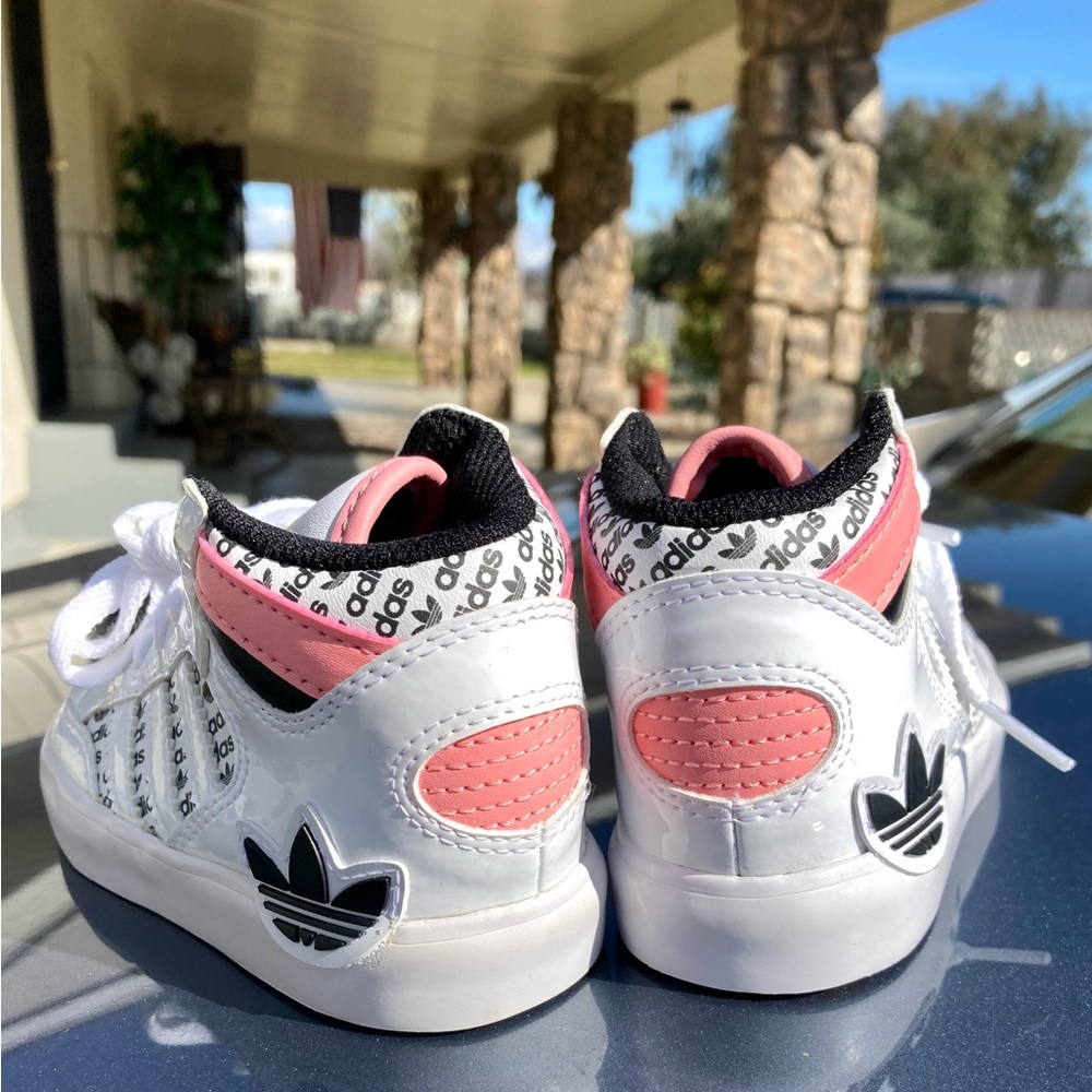 Girls adidas
